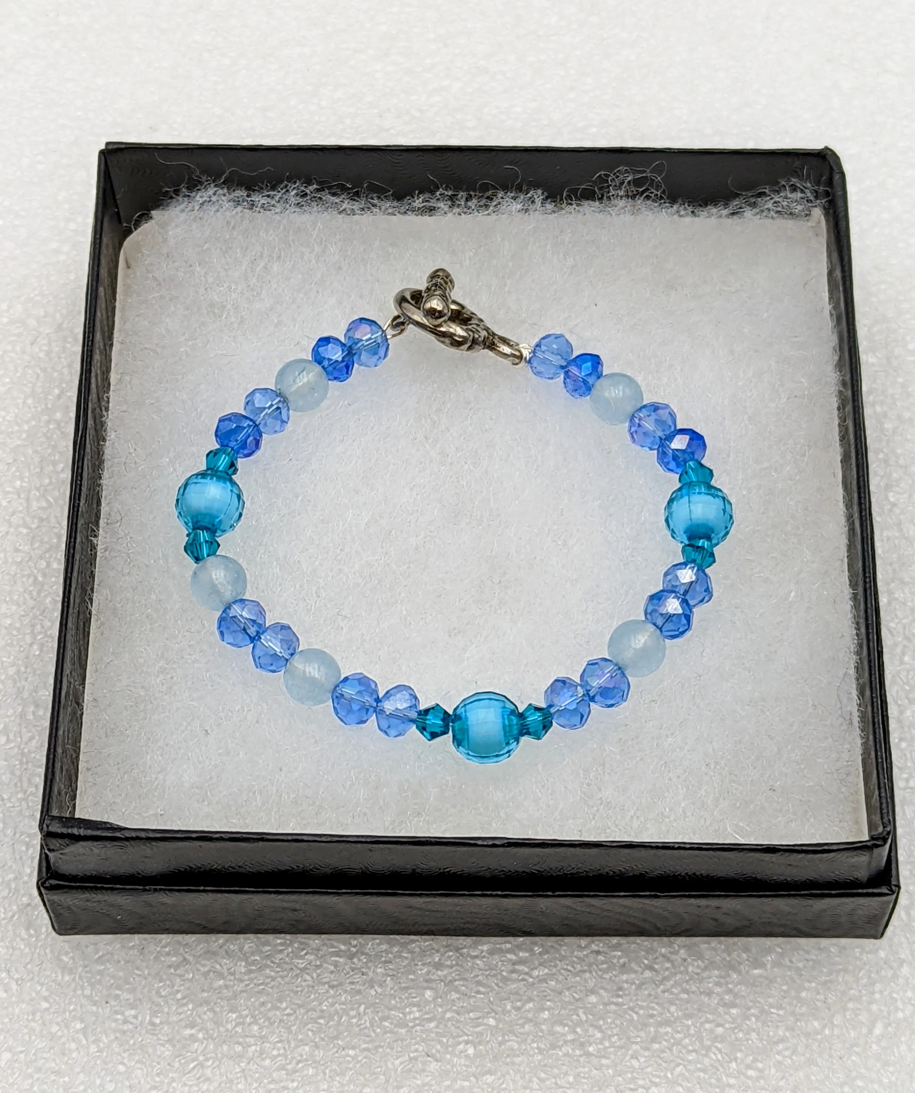 Bracelet with Aquamarine Gemstone -Echo of a Stone