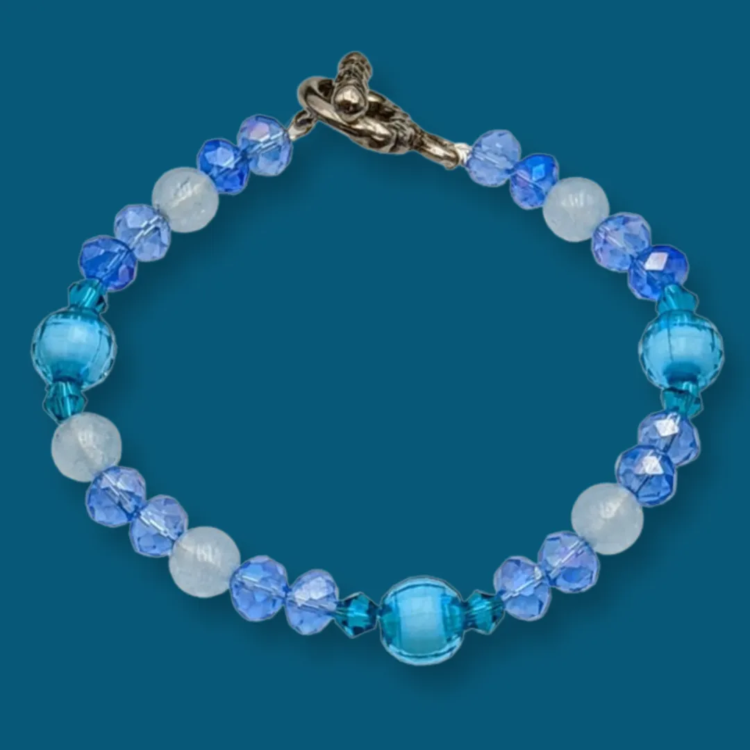 Bracelet with Aquamarine Gemstone -Echo of a Stone