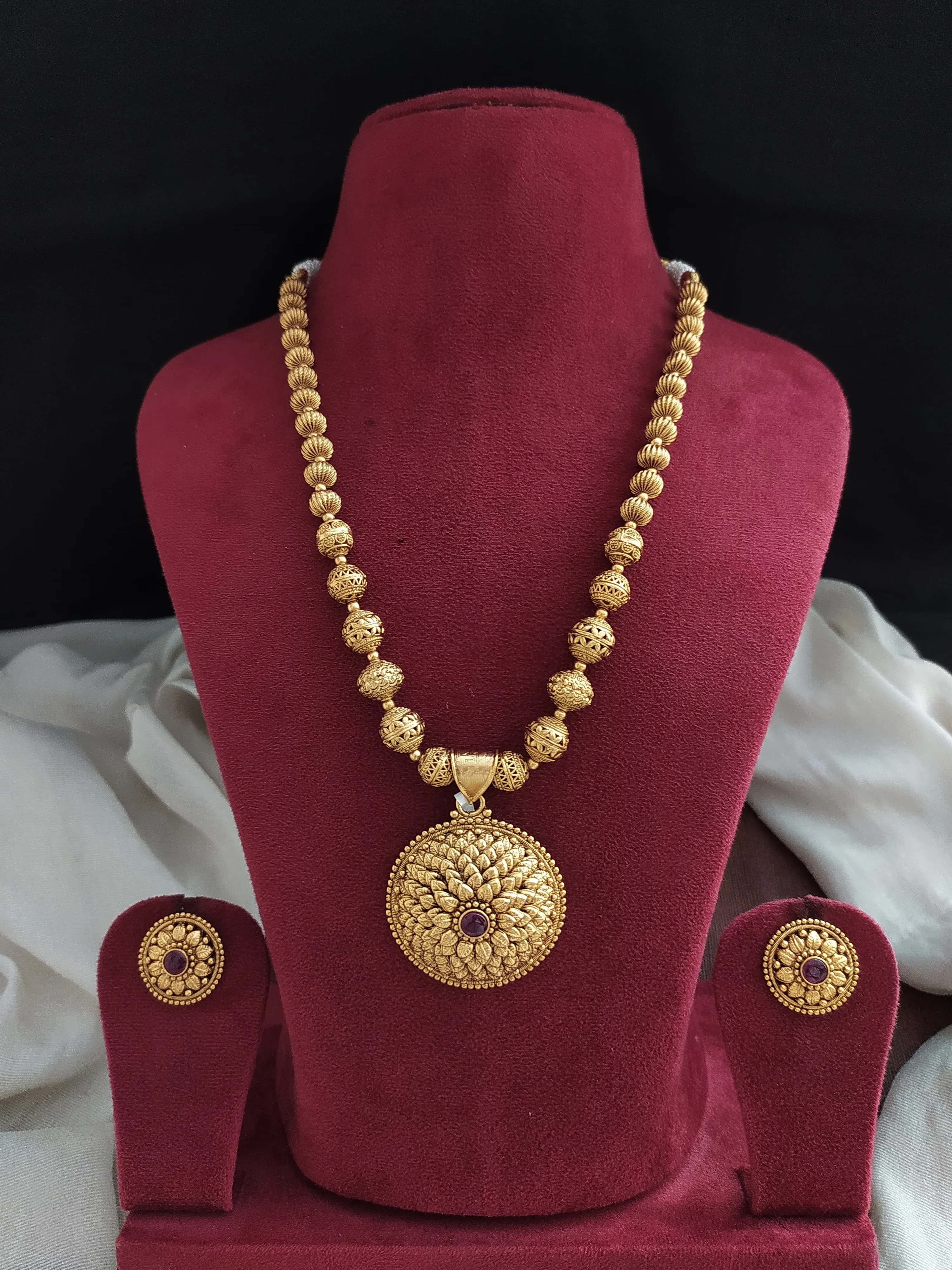Center Pendant Plain Nagas Work Antique Mala Set