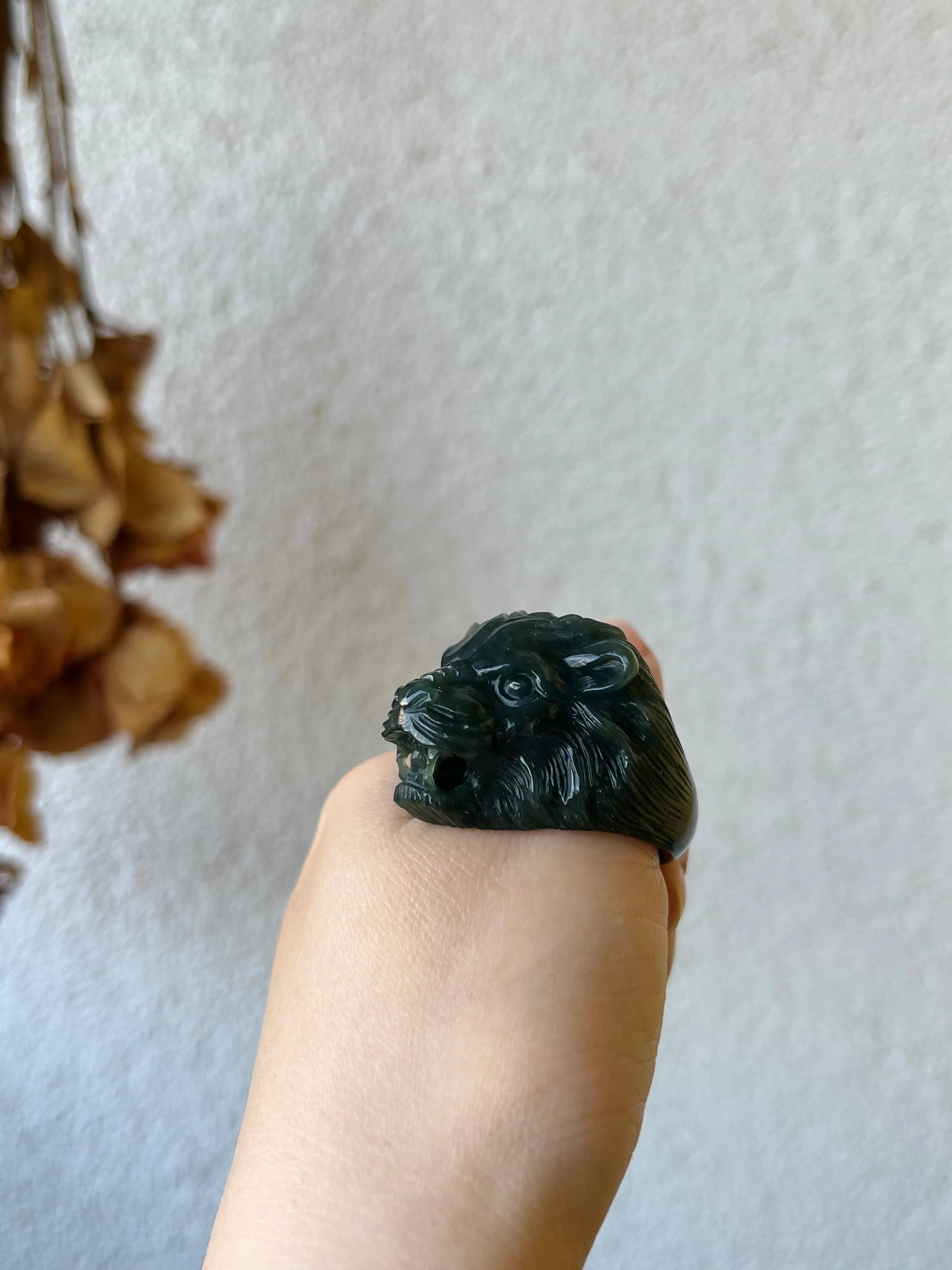 Hand Carved Hetian Jade Lion Head Thumb Ring, 手雕和田青玉细料狮头扳指