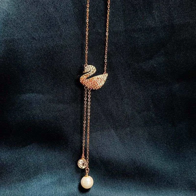 Unique Swan Necklace with Pearl