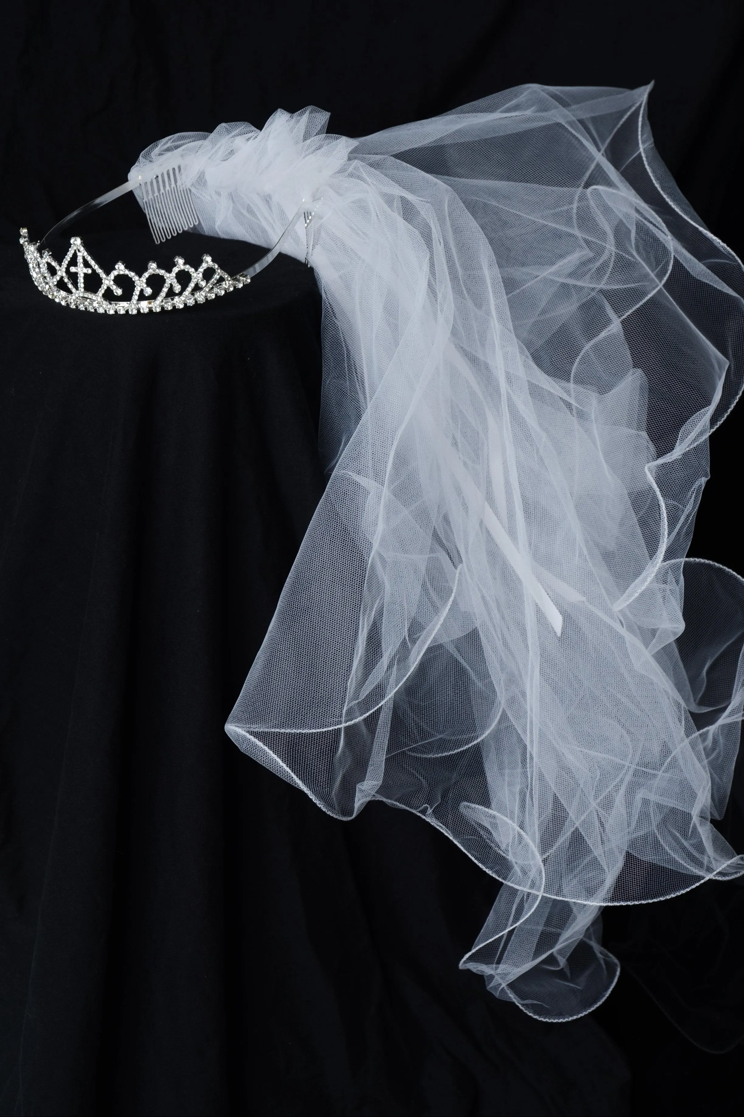 VEIL006 Cross Tiara with Veil