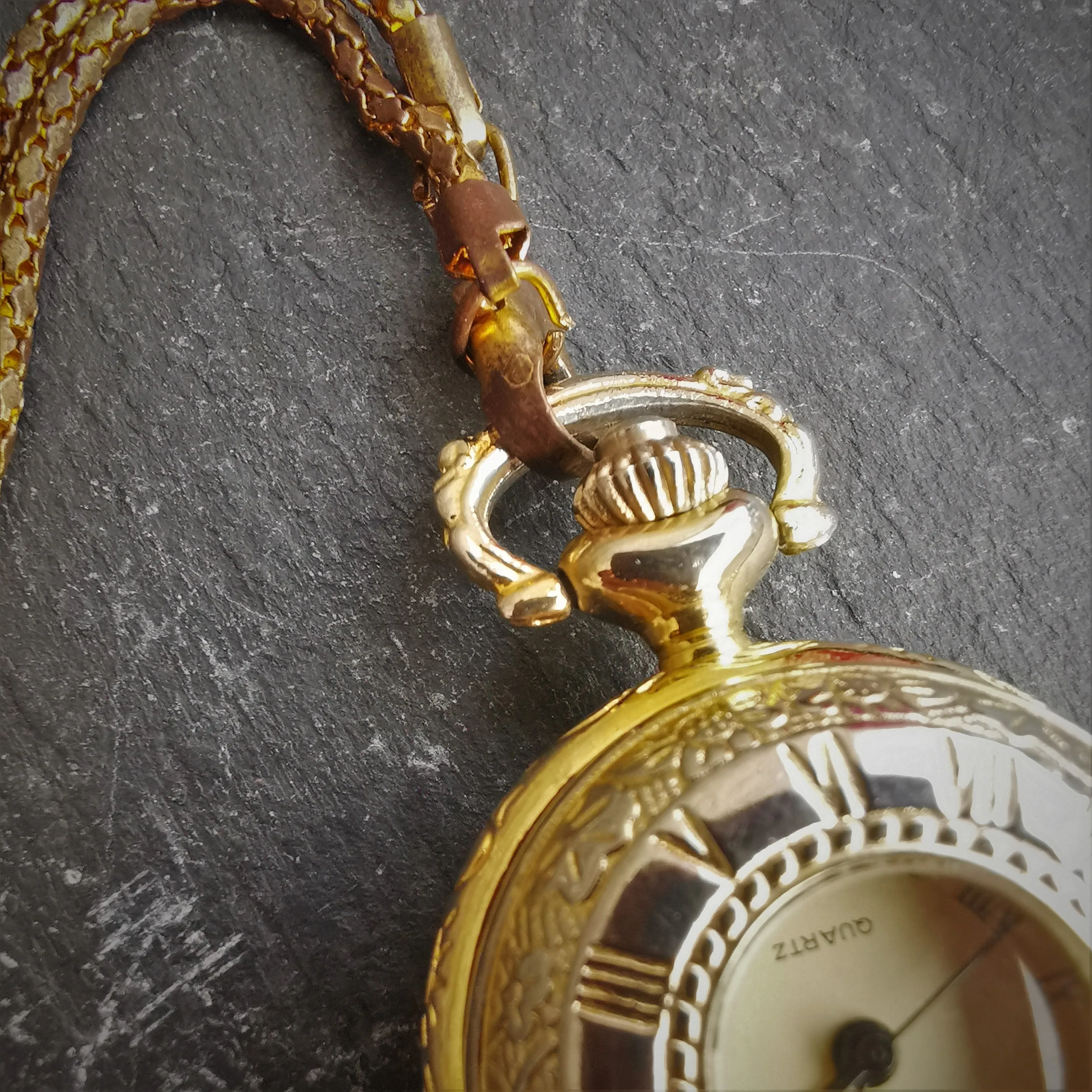 Vintage Women's Gold Plated Quartz Powered Geneve Watch Necklace